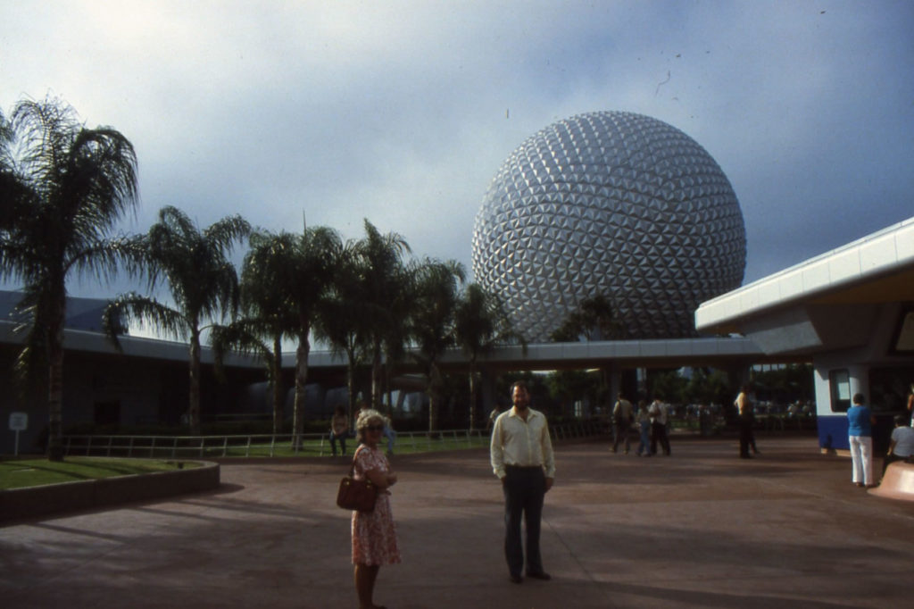 epcot_1982_1